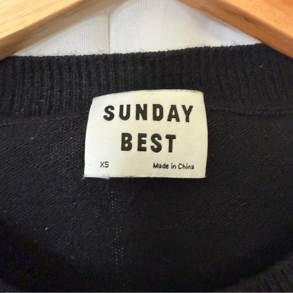 Aritzia Sunday Best Heart Wool Blend Crewneck Cropped Sweater Size XS - Picture 2 of 6